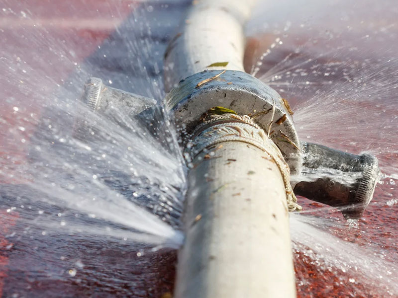 vazamento-de-agua-na-industria